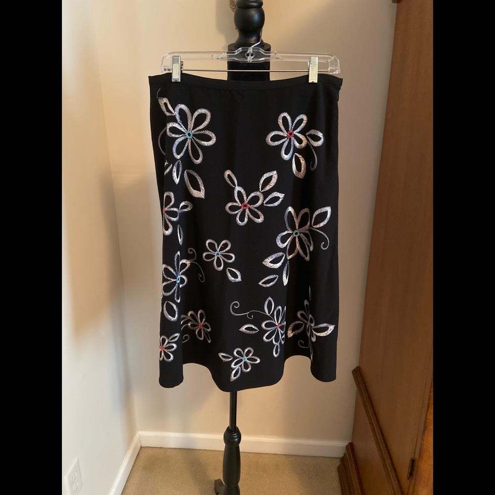 Silkland A-line embroidered skirt